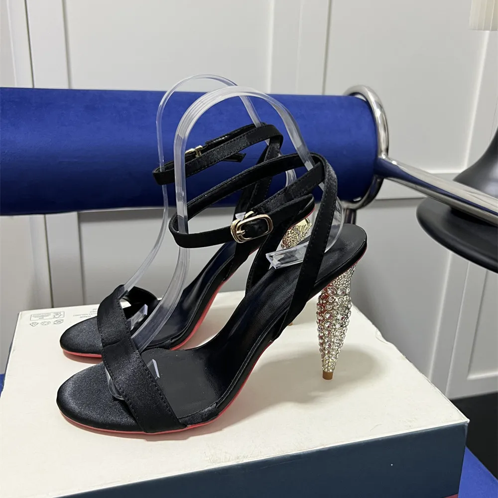 2023 Europe And The United States Summer Word With Rhinestones Sexy Open Toe Banquet Professional Ultra-High Heel Sandal Woman