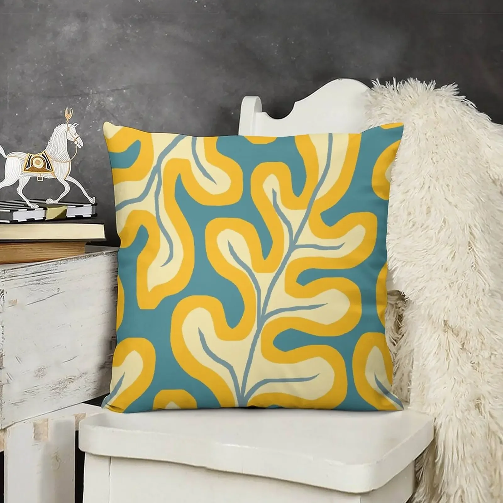 Современные листья гигге в желтом и синем декоративной подушке аниме-подушки