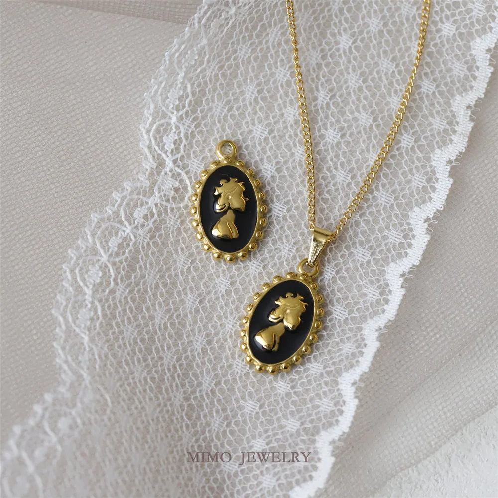 

Titanium steel gold plated black drop enamel oval Cake edge Pendant with queen's Head DIY accessory