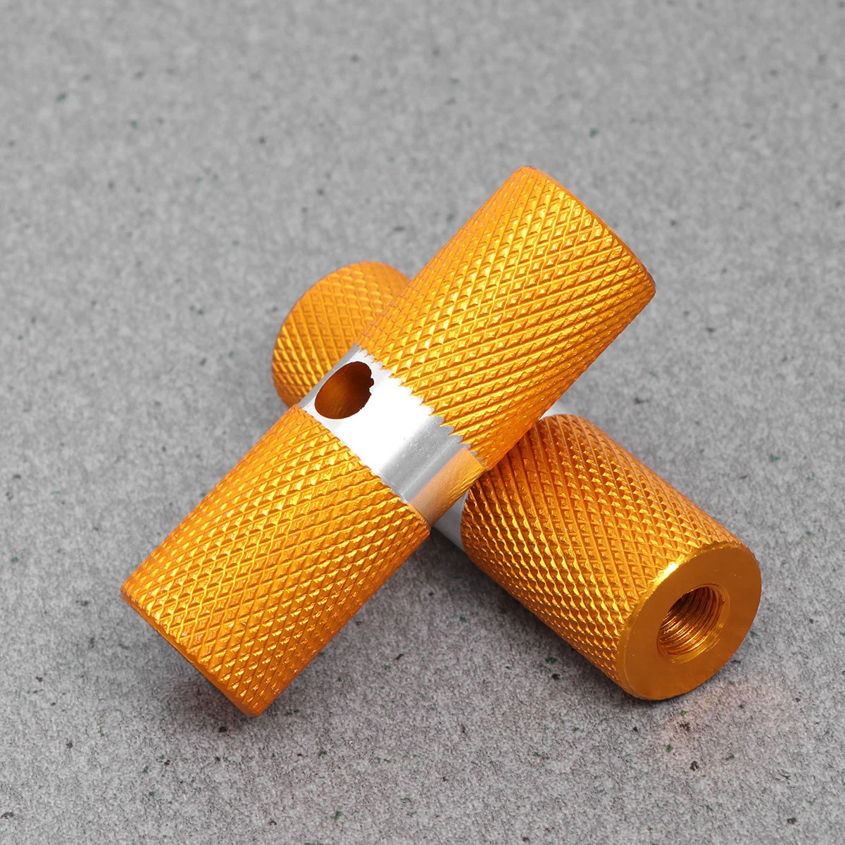 

1 Pair Cylinder Bazooka Aluminum Non-slip Pedal Front Rear Axle Foot Pegs Footrest Lever Launcher Bike Accessories (Yellow)