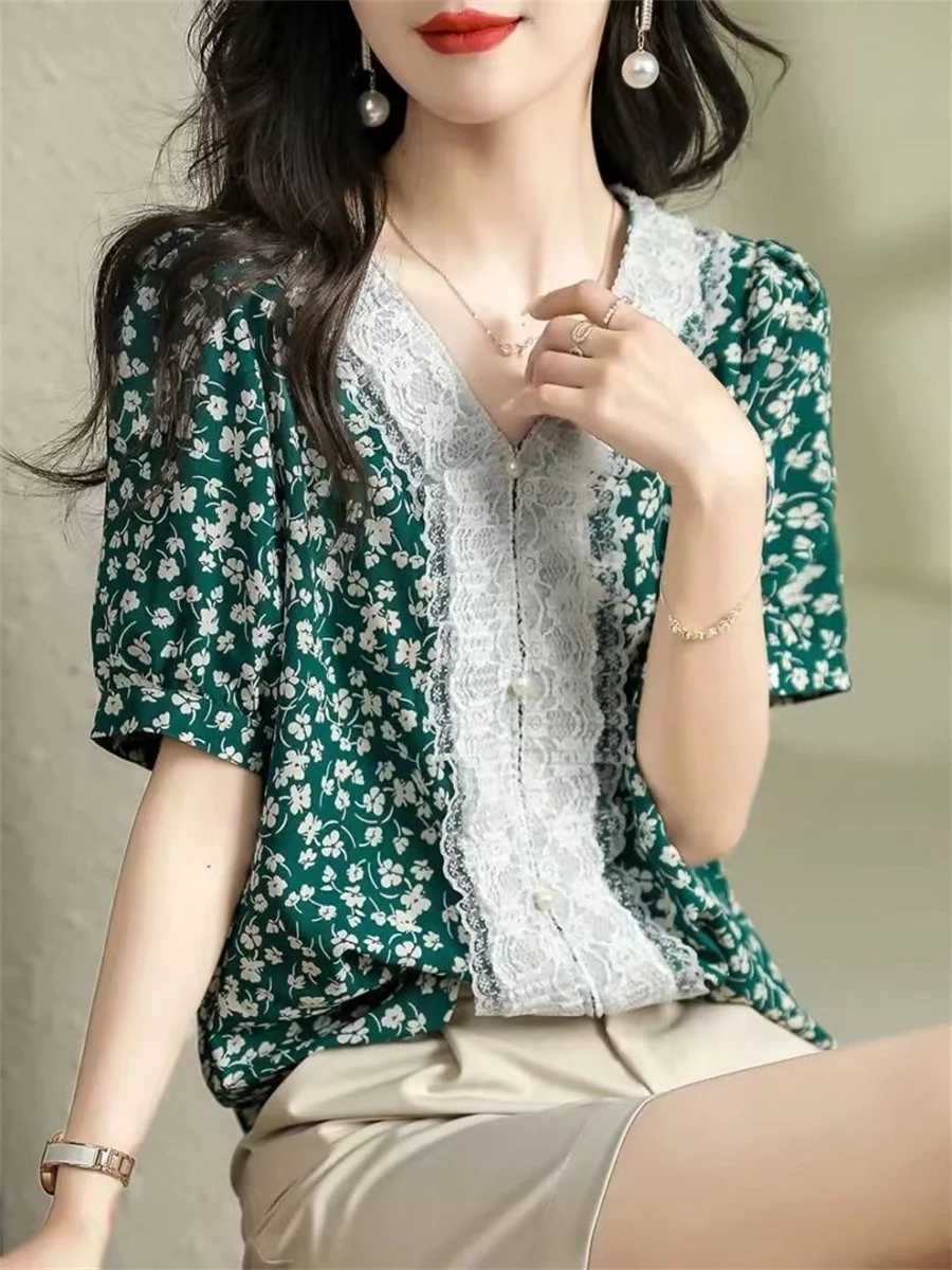 

Женская летняя блуза с коротким рукавом и V-образным вырезом