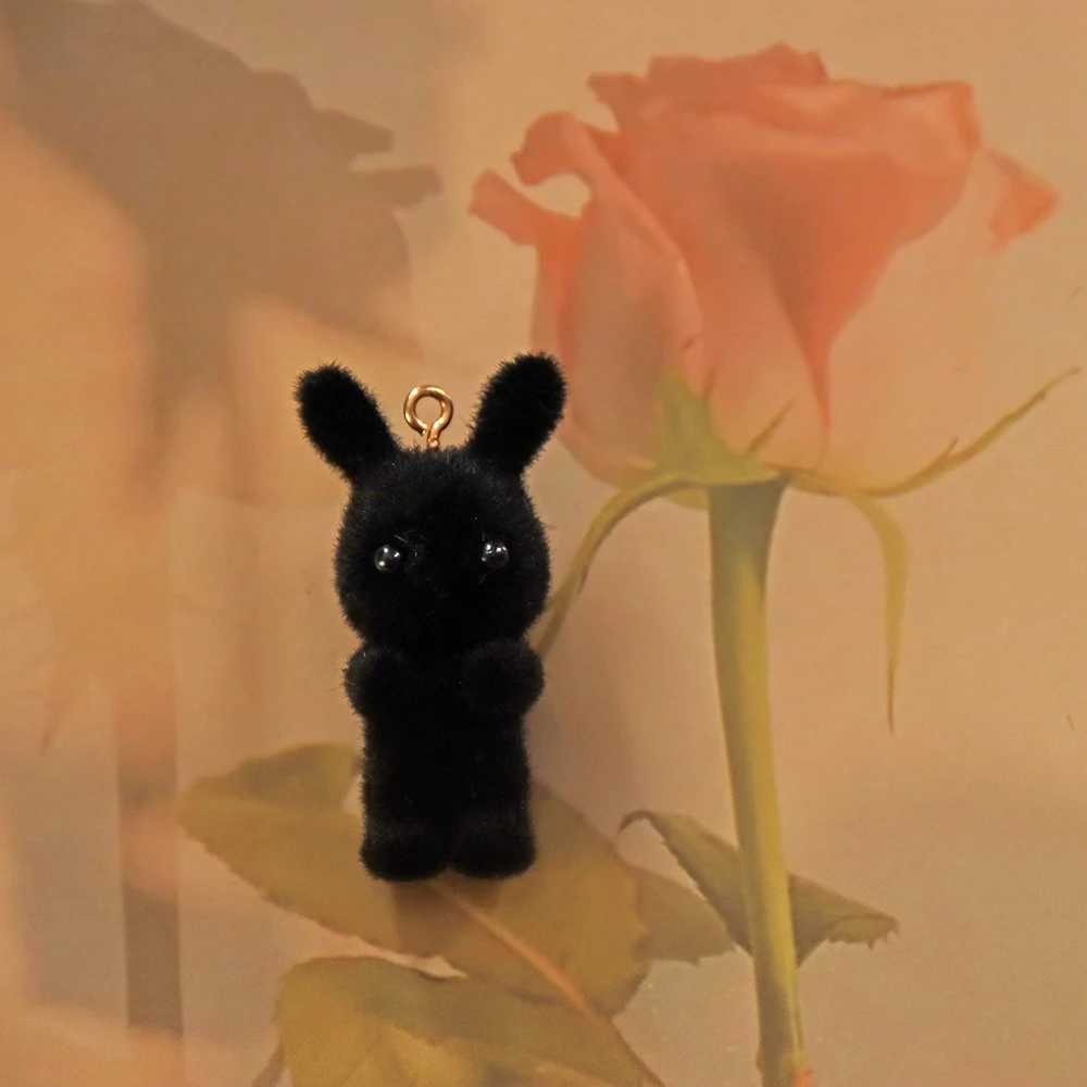 Оптовая продажа черные мини-картинки 3D 30 шт. распродажа милая пушистая подвеска в