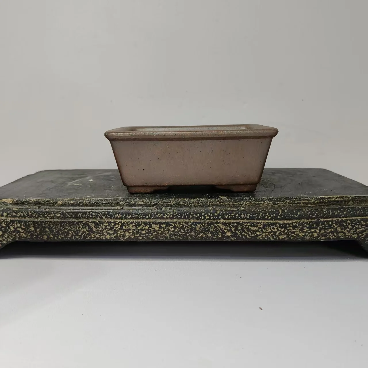 

Исинский неглазированный горшок для бонсай