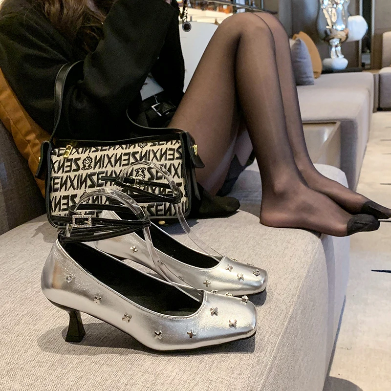 Туфли-лодочки женские с ремешком на щиколотке натуральная кожа серебристые