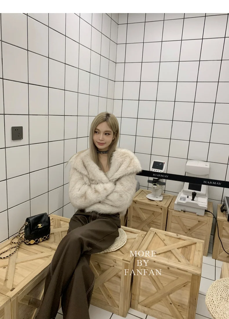 Женская зимняя шуба с большими лацканами