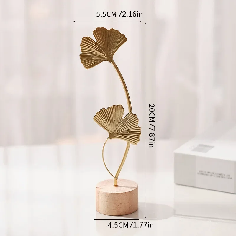 

Металлическая модель листа гинкго с перьями