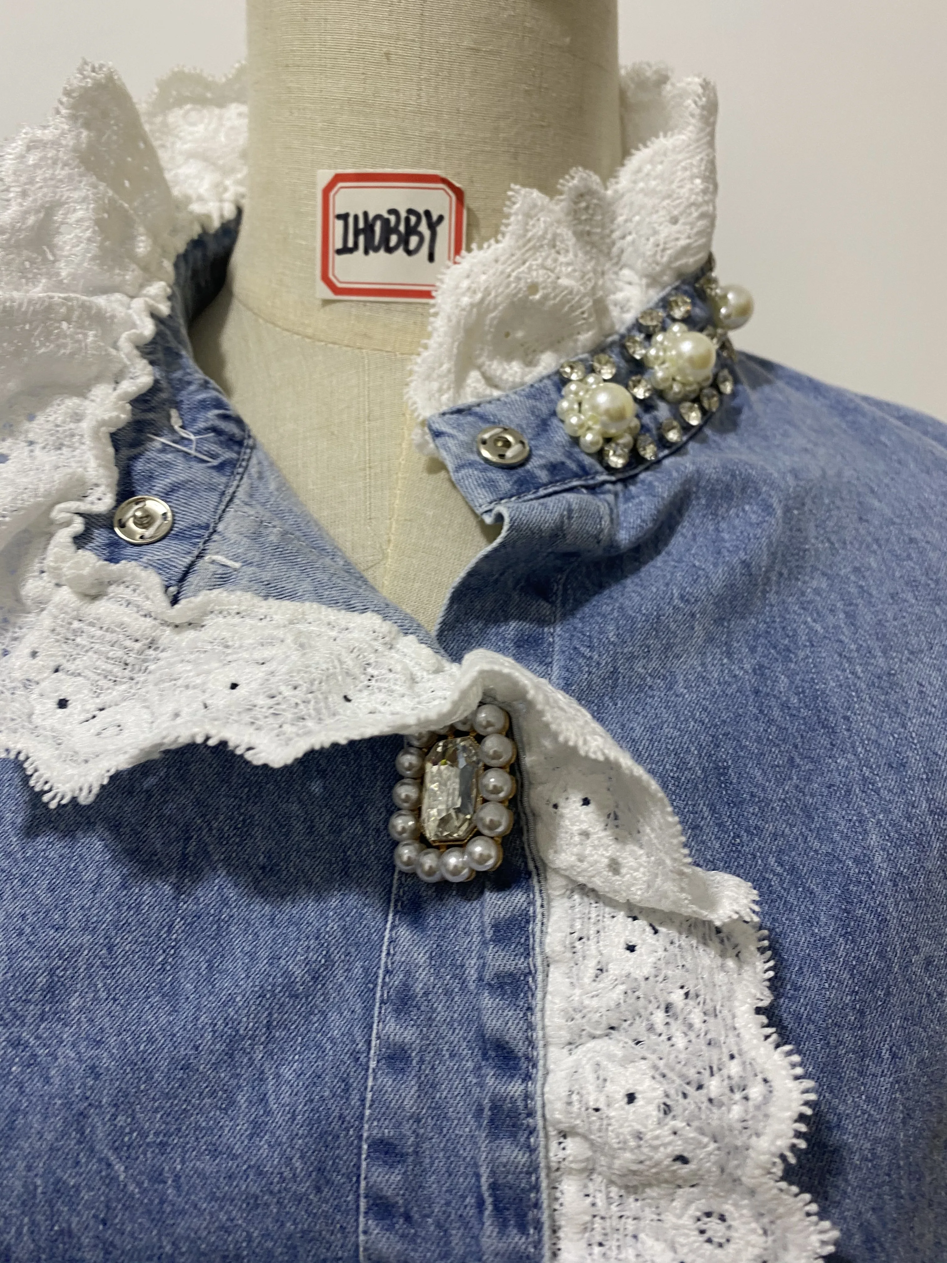 Korean Style Heavy Industry Beads Diamond-Embedded Denim Shirt Women 2022 Spring New Loose Blusas Top Lace Stitching Jean Blouse images - 6
