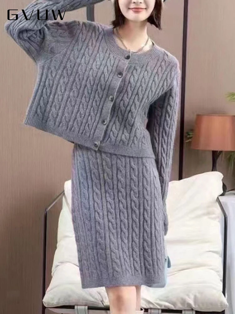 

Женский вязаный свитер GVUW, зимний комплект из двух предметов, однобортный Топ с круглым вырезом и длинным рукавом, свободная юбка с эластичн...