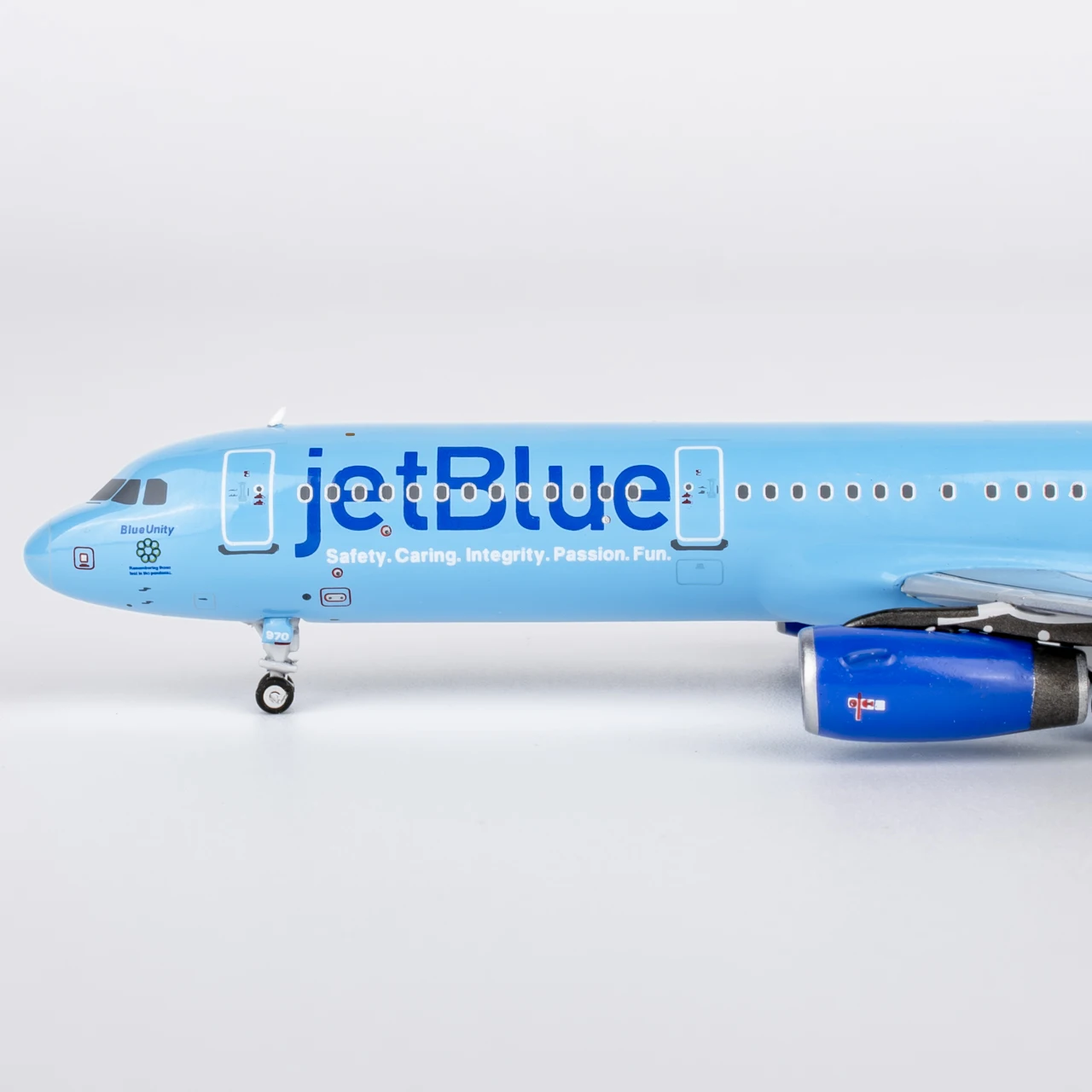 Фото Коллекционный самолет из сплава, подарок, модель NG 1:400 JetBlue Airways Airbus A321-200, литая под давлением модель самолета N970JB №5