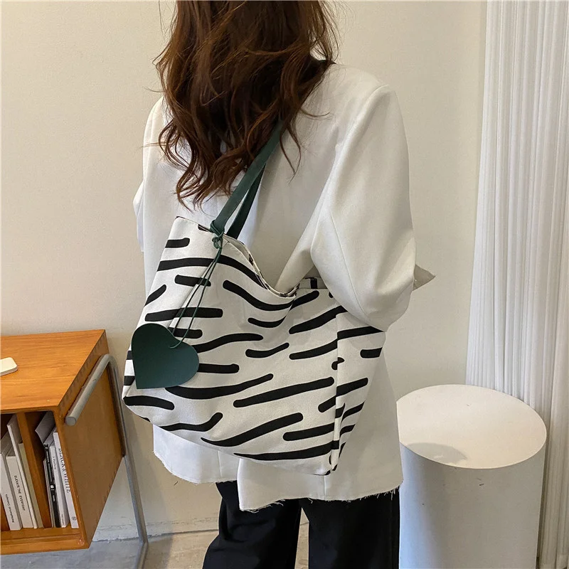 New Stripe Canvas Shoulder Bag Korean Simple Leisure Student Nylon Waterproof Underarm Tote Bags Handbag for Women Satchels