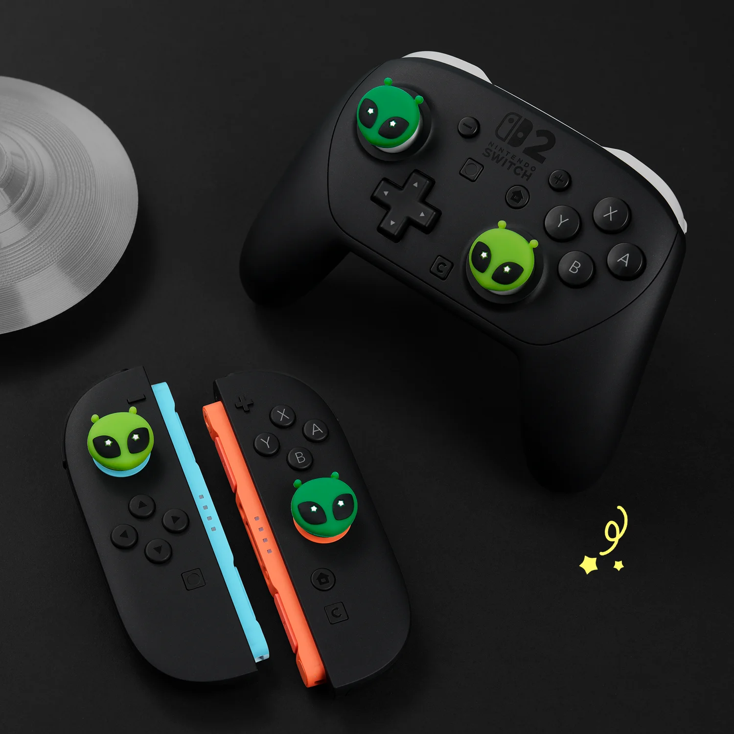 Фото Силиконовые ручки Geekshare для контроллера Switch 2/Switch 2 Pro — колпачки для джойстиков NS2/NS2 Pro, Alien Invasion №3