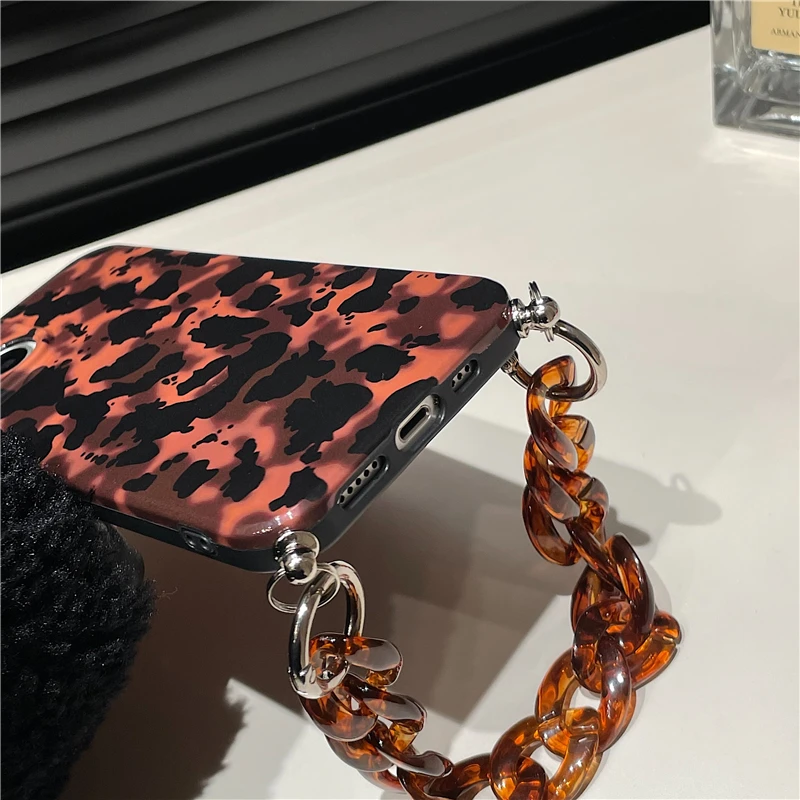 Retro amber texture crystal chain bracelet phone case For iphone 11 13 12Pro 14 14pro Max Leopard silicone protective cover images - 6