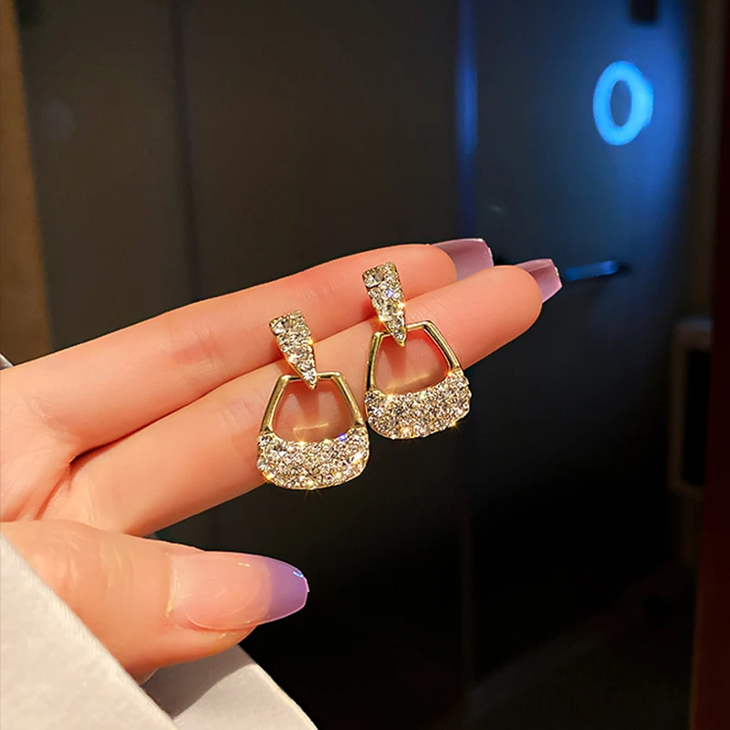 

Trendy Stud Earrings Geometry For Women Girls Metal Chain Jewelry Ladies Classic Fashion Gift Wedding Party