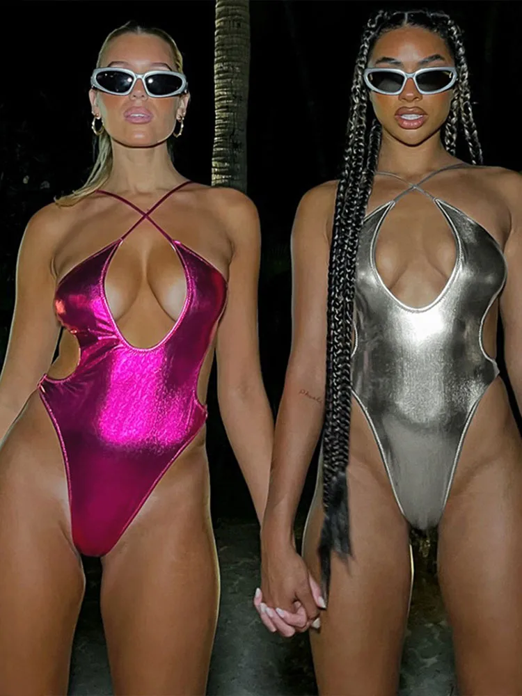 Шелковистый боди с лямкой на шее женский сексуальный летний тренд 2024 без рукавов