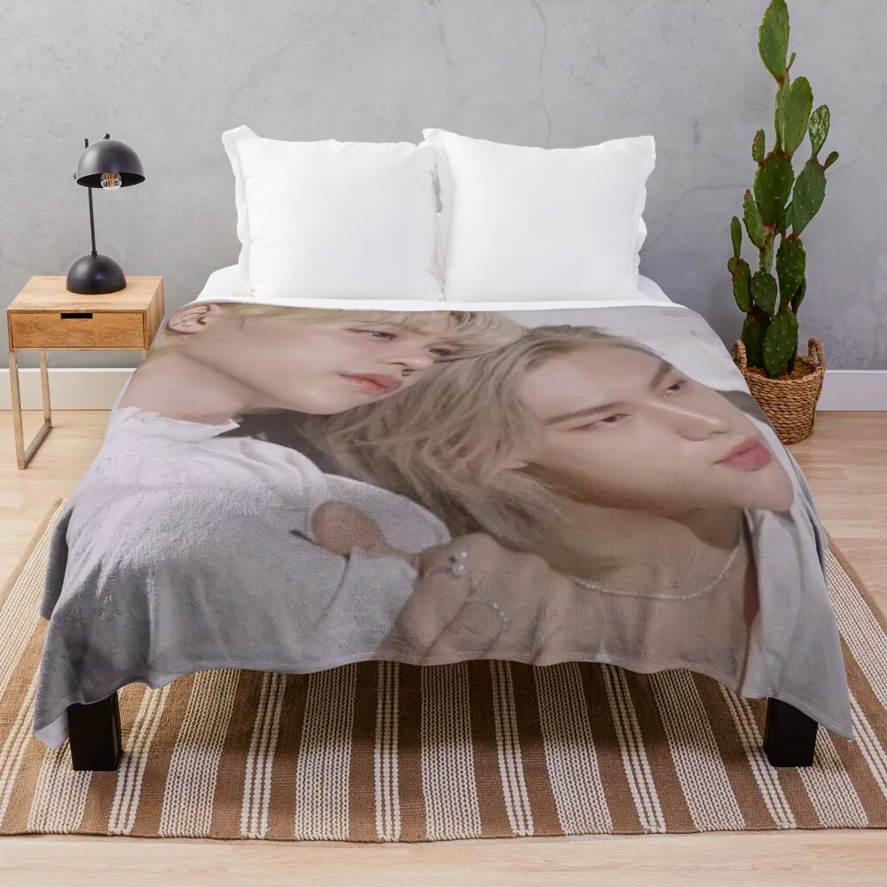 

Hyunjin and Felix плед одеяло Ретро одеяло мягкое одеяло для кровати велюр