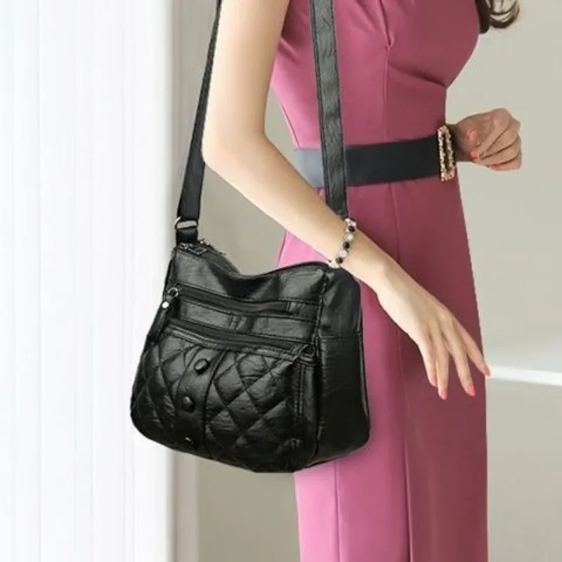 

2024 New Middle Aged and Elderly Mothers' Bag Diamond Large Capacity Crossbody Mother-in-law Bag Versatile Women's Crossbody Bag