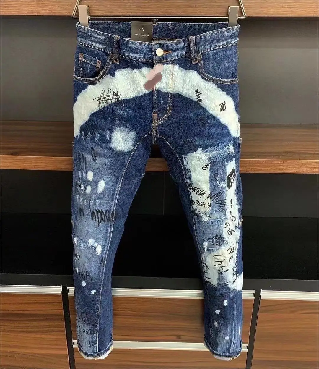 

2023 new fashion tide brand men's washing worn out torn paint locomotive jeans A136