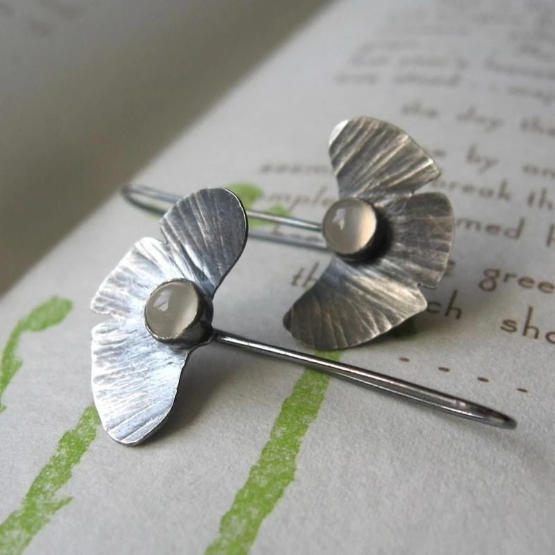 

Retro Creative Ginkgo Leaf Moonlight Leaf Pendant Earring Fashion Charm Woman Female Party Earring Jewelry Gift For Her