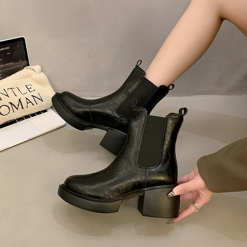 Новинка зимние ботинки на толстом каблуке женские модные износостойкие короткие