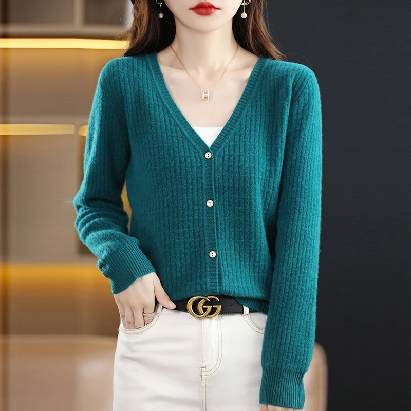 New Autumn And Winter Pure Wool Cardigan Women's V-Neck Thickened Loose Joker Sweater Fashion Solid Color Knitted Jacket