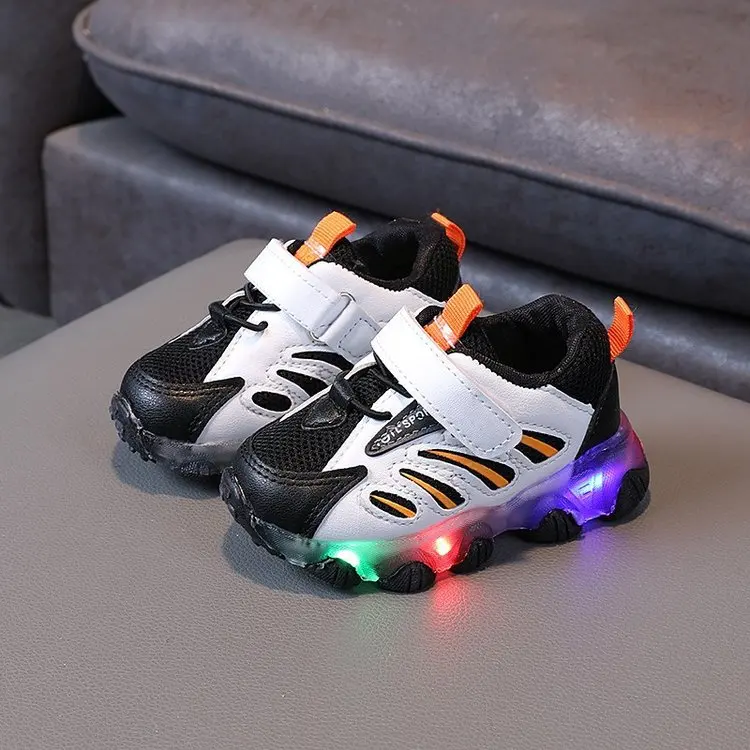 

2022 New Size 21-30 Baby Sneakers Boys Girls Lighted Sneakers Children's Led Shoes Sports Glowing Shoes for Kid Sneakers Boys