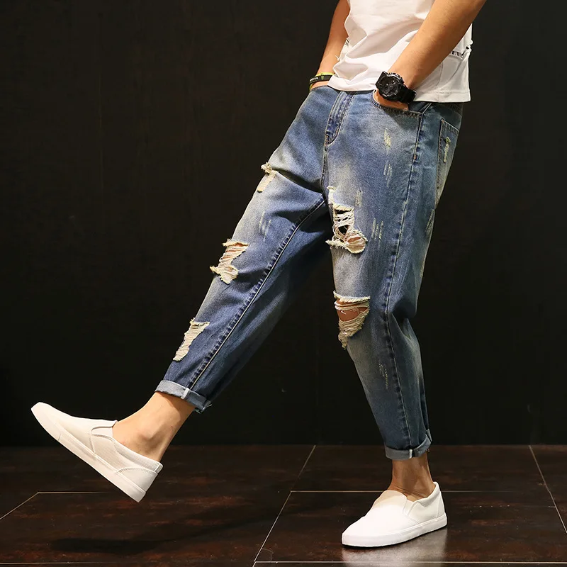 Модные молодежные джинсы