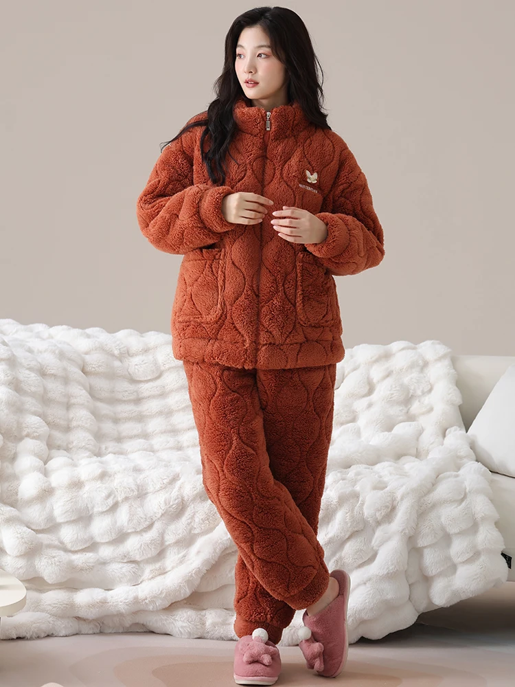 Пижамы осенне-зимние женские из кораллового флиса трехслойная стеганая
