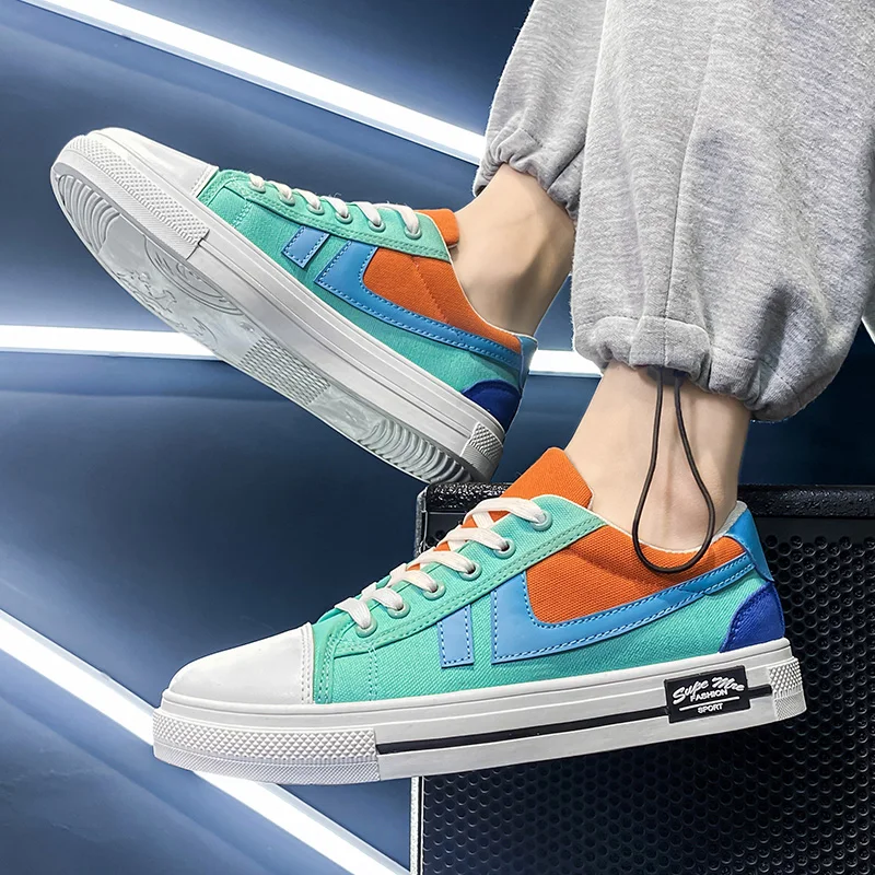 Hot Sale Couple Skateboard Shoes Men Women 2022 Fashion Colorful Vulcanized Sneakers Men Flats Breathable Low Top Canvas Shoes