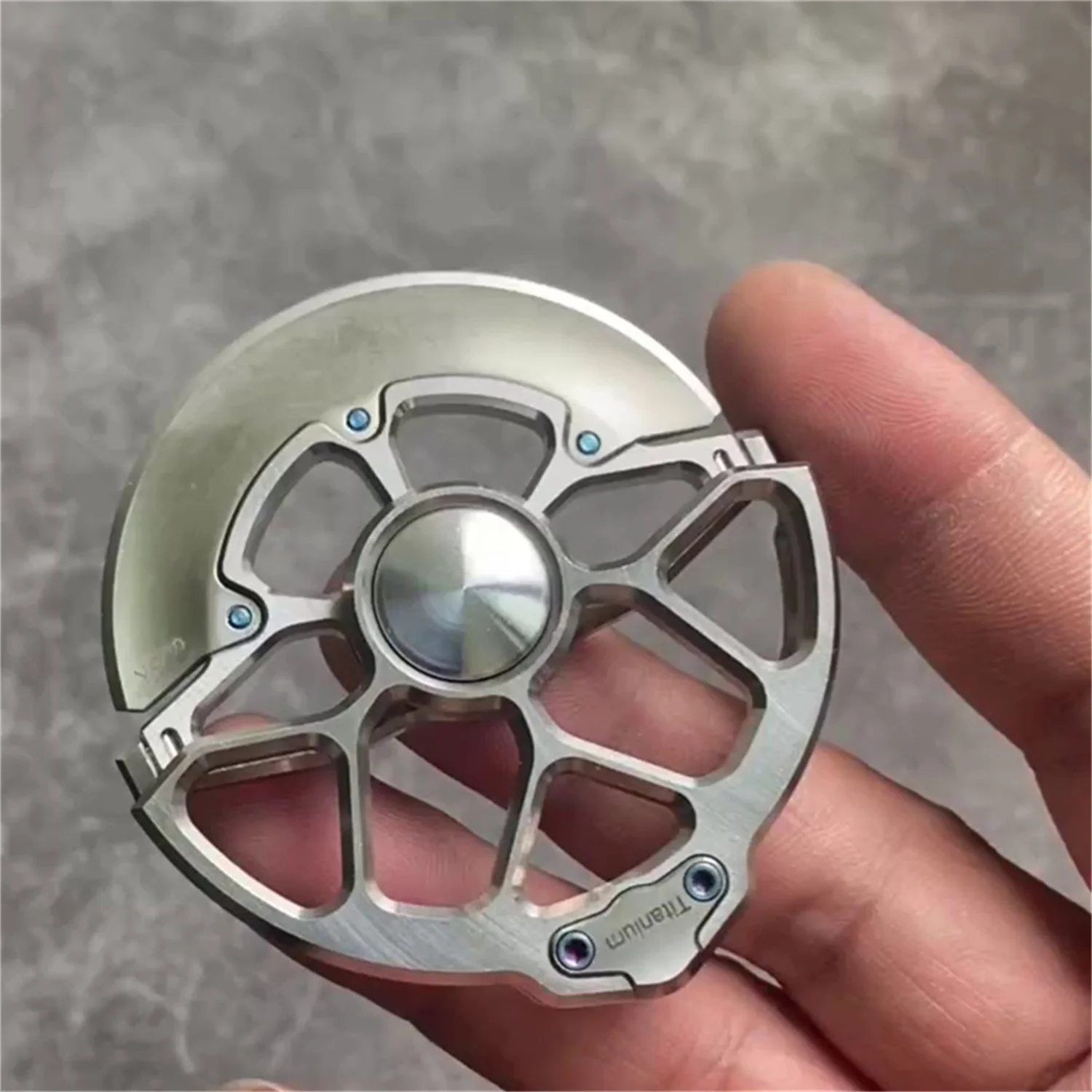 

TC4 Titanium Folding Knife Disc Utility Knife Pizza Cutter VG10 Blade EDC Multi-Function Gadget