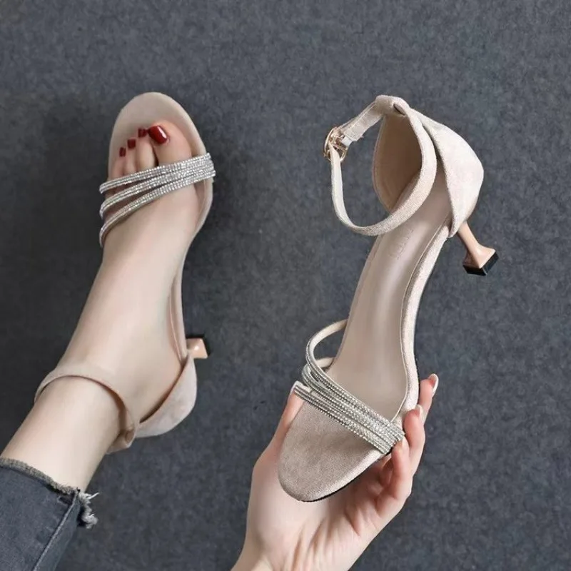 In The New Summer Of 2023, The Korean Version Of Elegant Open-Toed High Heels With Rhinestones Buckle With Women'S Sandals.