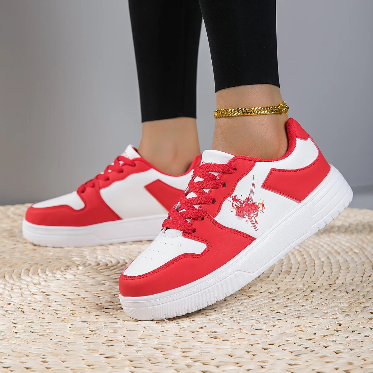 Спортивная обувь для скейтбординга девочек белые красные женские спортивные