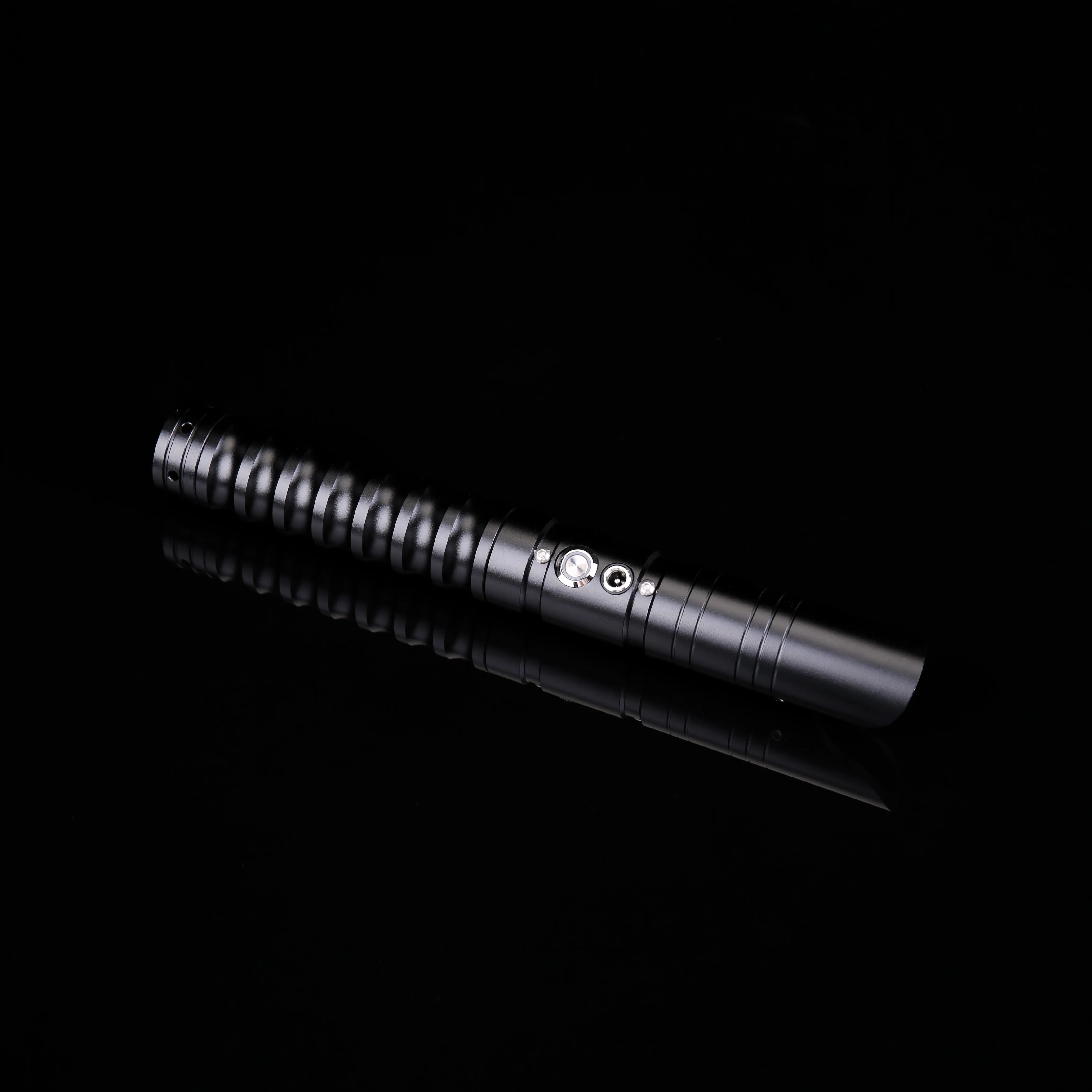 Цена TXQSABER обновление плавные качели тяжелый дуэлированный световой меч Металлическая рукоятка 12 цветов Изменение 10 комплектов звуковые шрифты ...