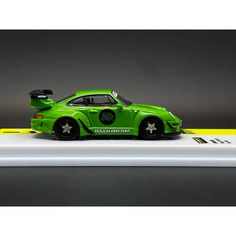 TW в наличии 1:64 RWB 993 школьная модель автомобиля с подлитым под давлением