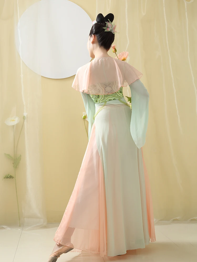 Женский костюм в китайском стиле элегантный для танцев и выступлений