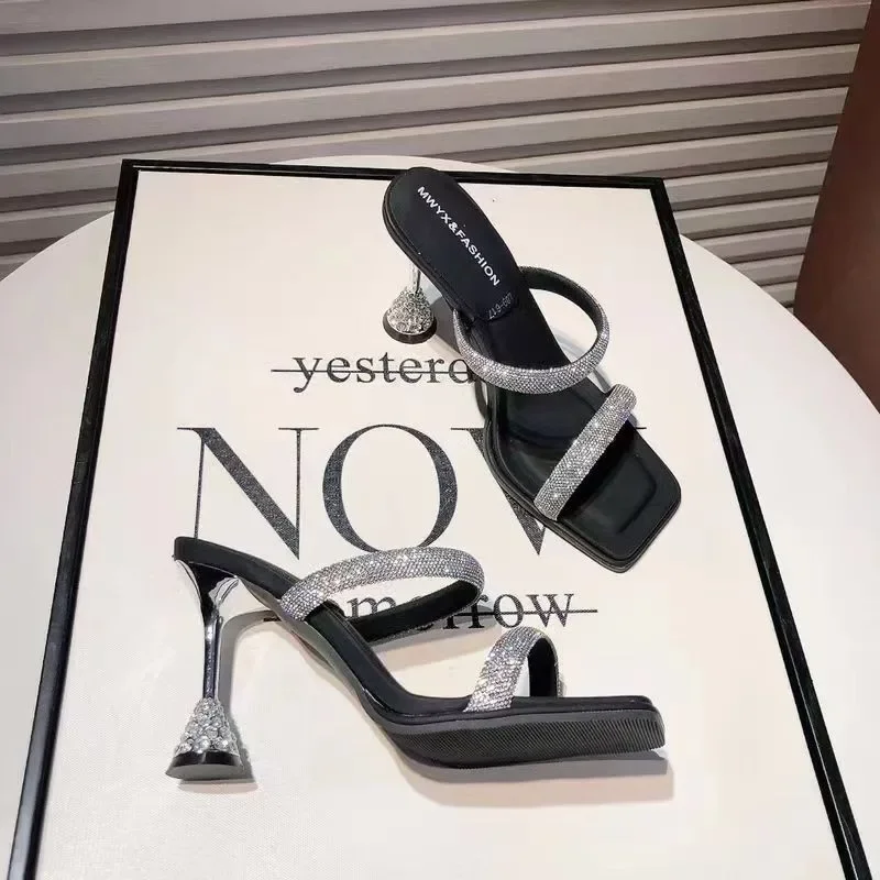 Женские босоножки на высоком каблуке привлекательные туфли с открытым носком