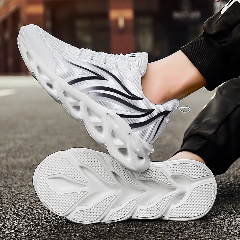 Men's Flame Printed Sneakers Flying Weave Sneaker Comfortable Running Shoes Outdoor Men Athletic Cushioned Running Shoes