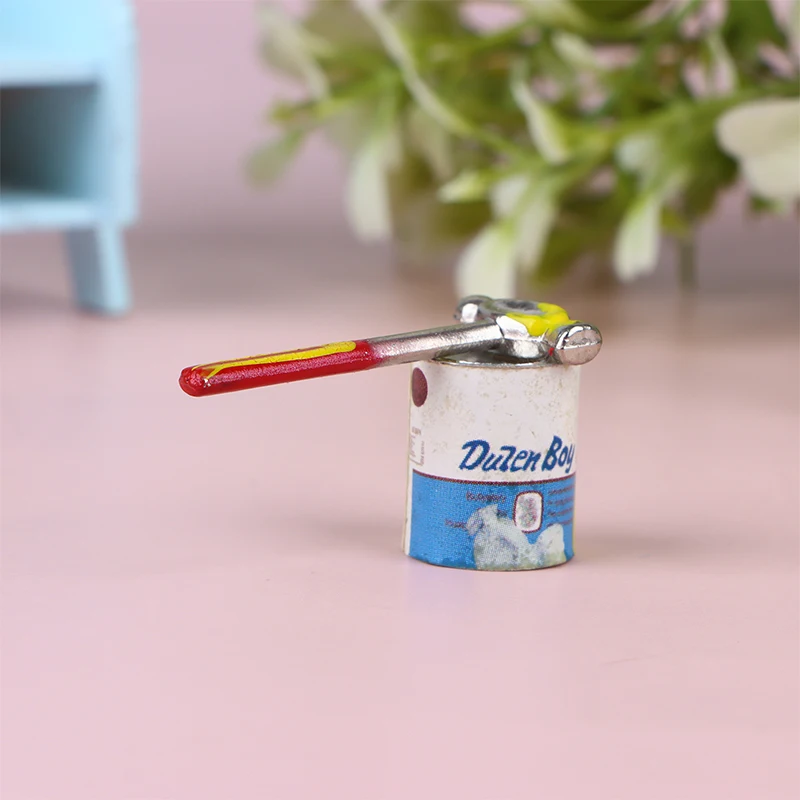 

1pc Miniature Dollhouse Simulation Paint Barrel Mini Model Metal Paint Bucket with Hammer DIY Craft Accessories