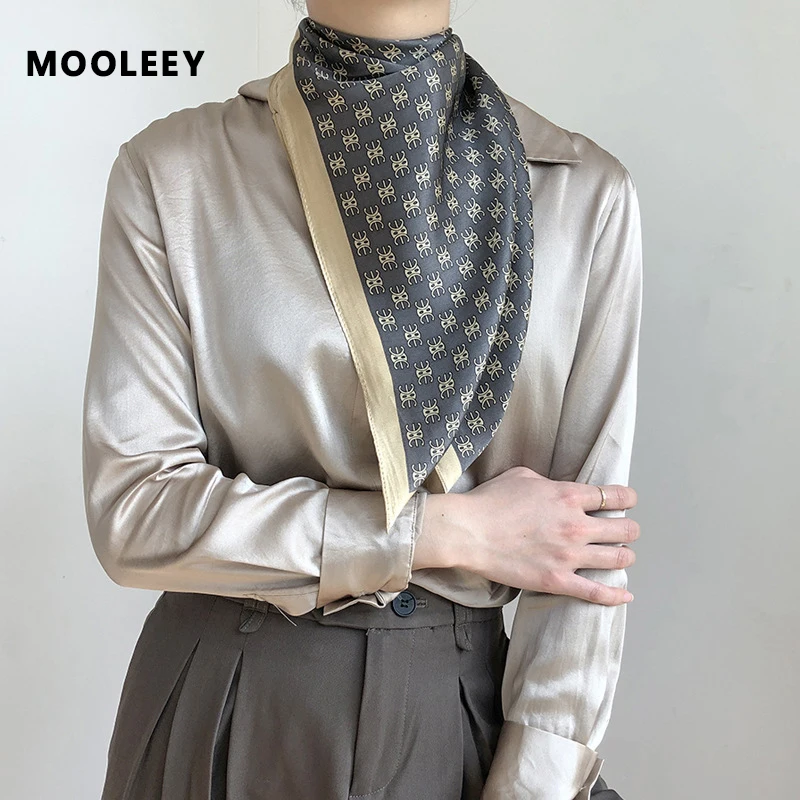 

Designer Retro Head Wrap Letter Print 65cm Square Scarf Twill Small Handkerchief Ladies Office Scarves High Quality Suit Scarf