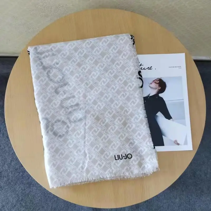 wholesale original 2022 the hot fashion brand womens wear high quality scarf spring collection generous scarf white scarf free global shipping