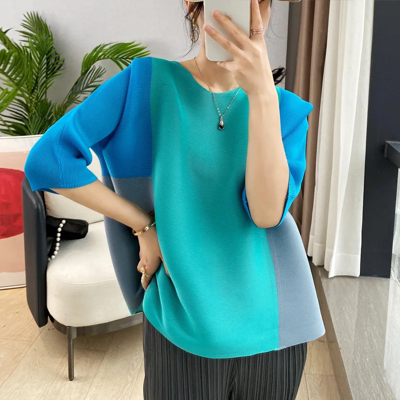 

2022 spring and summer new women's literary shirt tops Miyak folds Fashion Loose Plus Size Colorblock Toothpick Pleated T-Shirt