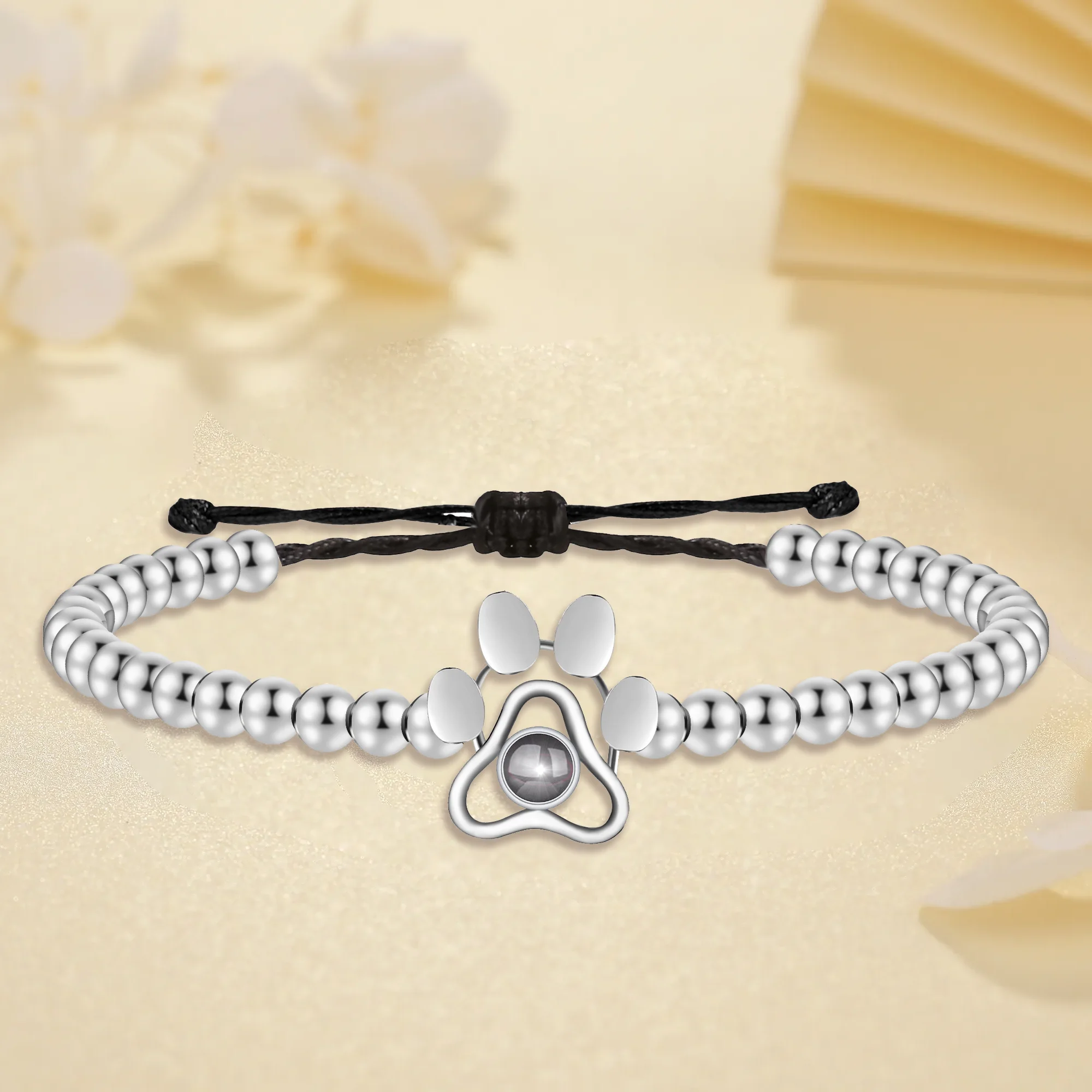 Рисунок 2 - Браслет с индивидуальными изображениями