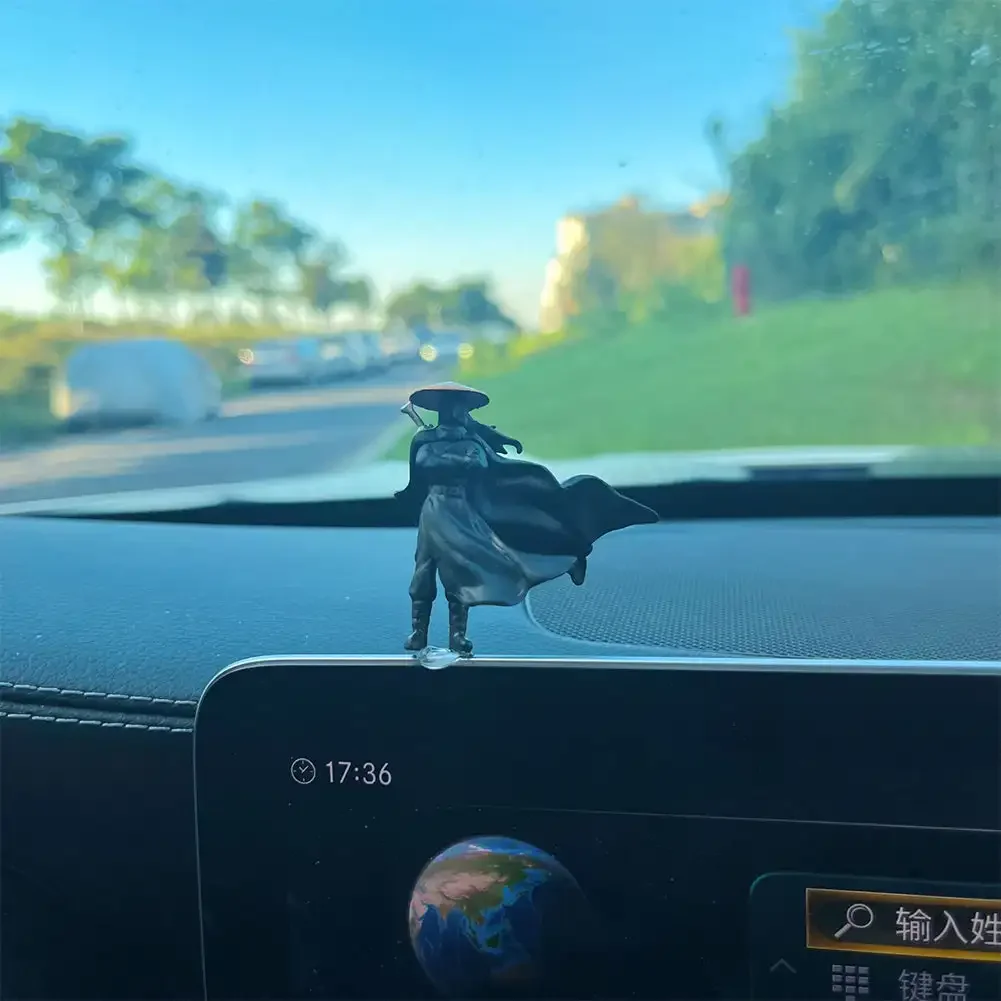 Китайская кунг-фу фигурка меча 1:64