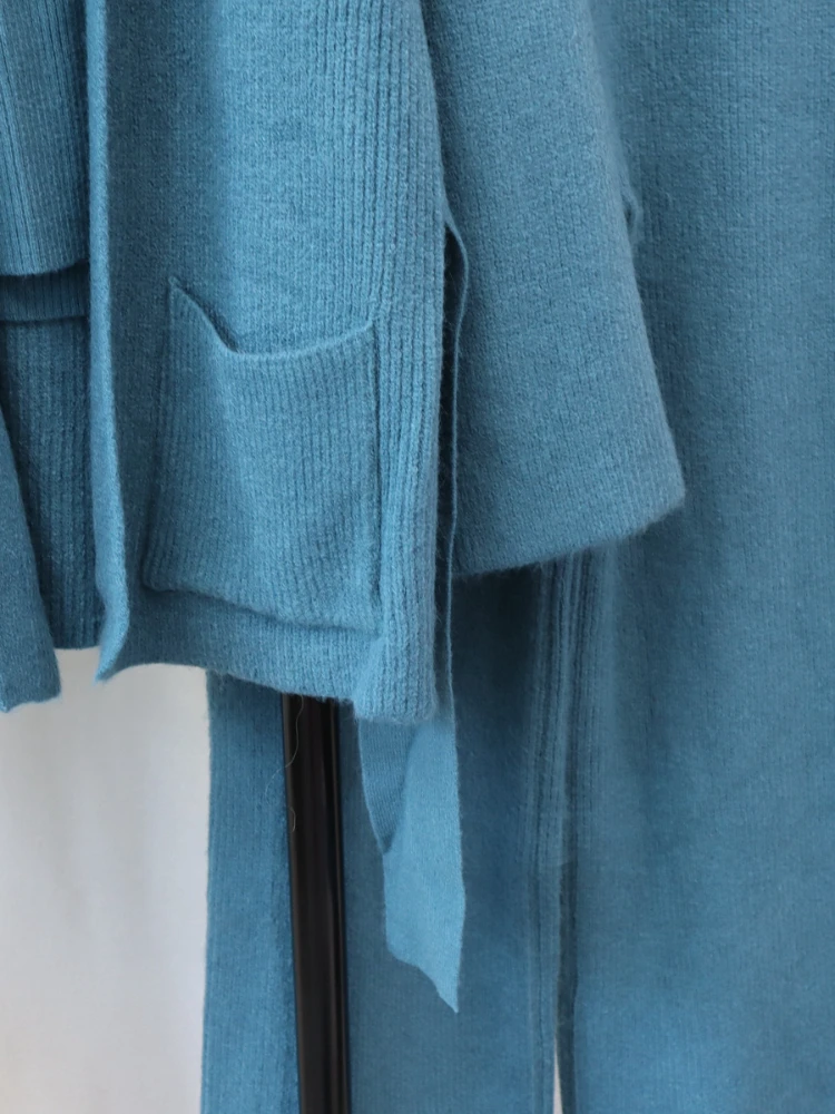 Модный женский вязаный костюм осень-зима 2023 новый элегантный кардиган + свитер