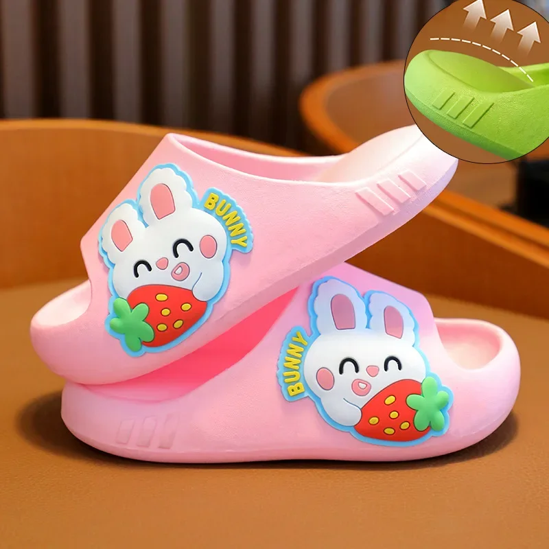 Фото Pantuflas Нескользящие детские тапочки, новые летние сандалии для мальчиков с героями мультфильмов, милая домашняя обувь для девочек, шлепанцы, Zapatos Niña, тапочки для девочек №2