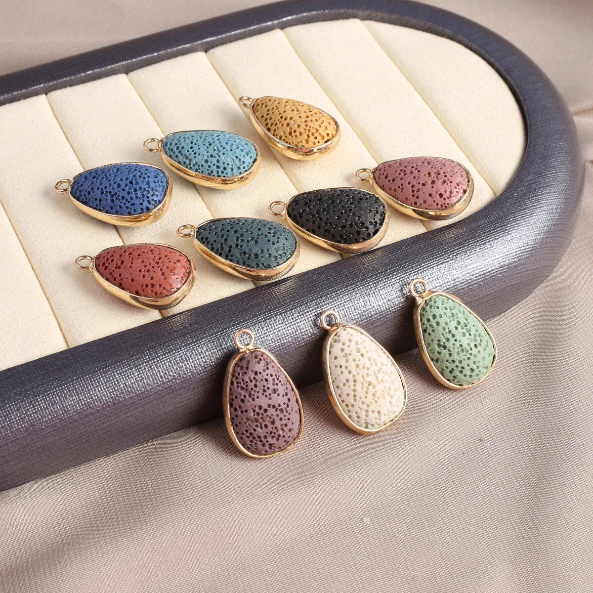 

Charms Natural Lava Stone Pendant Water Drop Shape Volcanic Rock Pendant for Women Making DIY Necklace Accessories 16x27x10mm