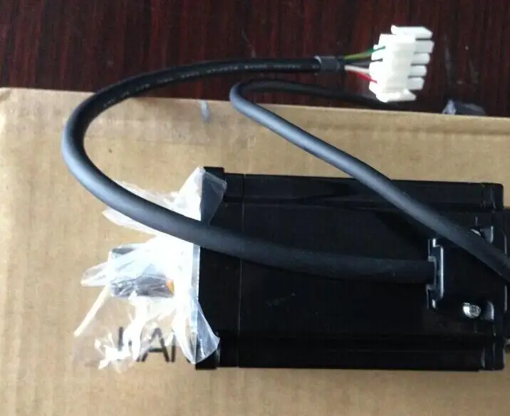 

GYS201DC2-T2A-B новый оригинальный серводвигатель переменного тока 200 Вт 200 нм 101 Гц в А