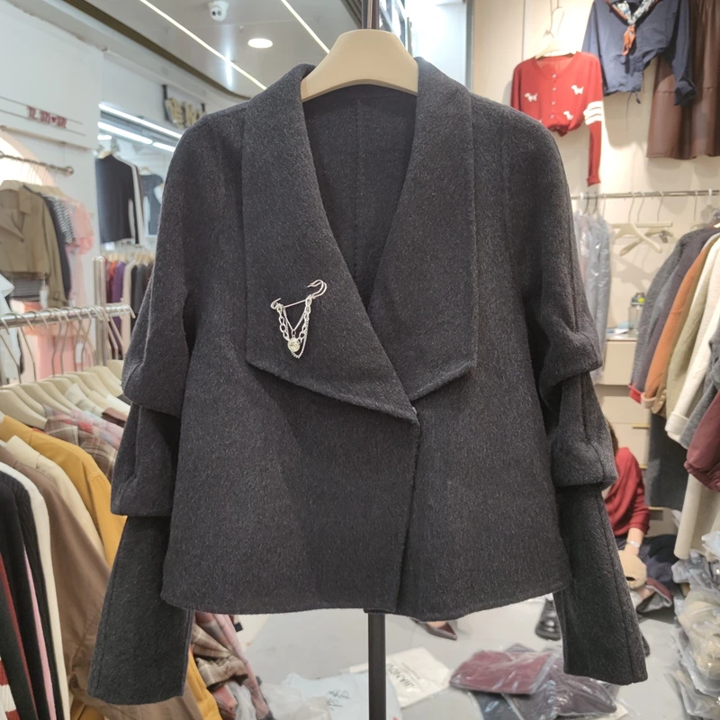 24750 короткое шерстяное плюшевое пальто с длинными рукавами и лацканами дизайн
