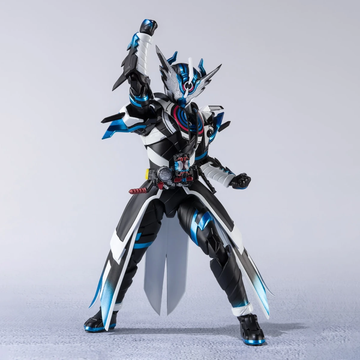 

BANDAI Kamen Rider Build SHF Cross-Z Cross-ZEvol Anime Doll Toys Model Figure