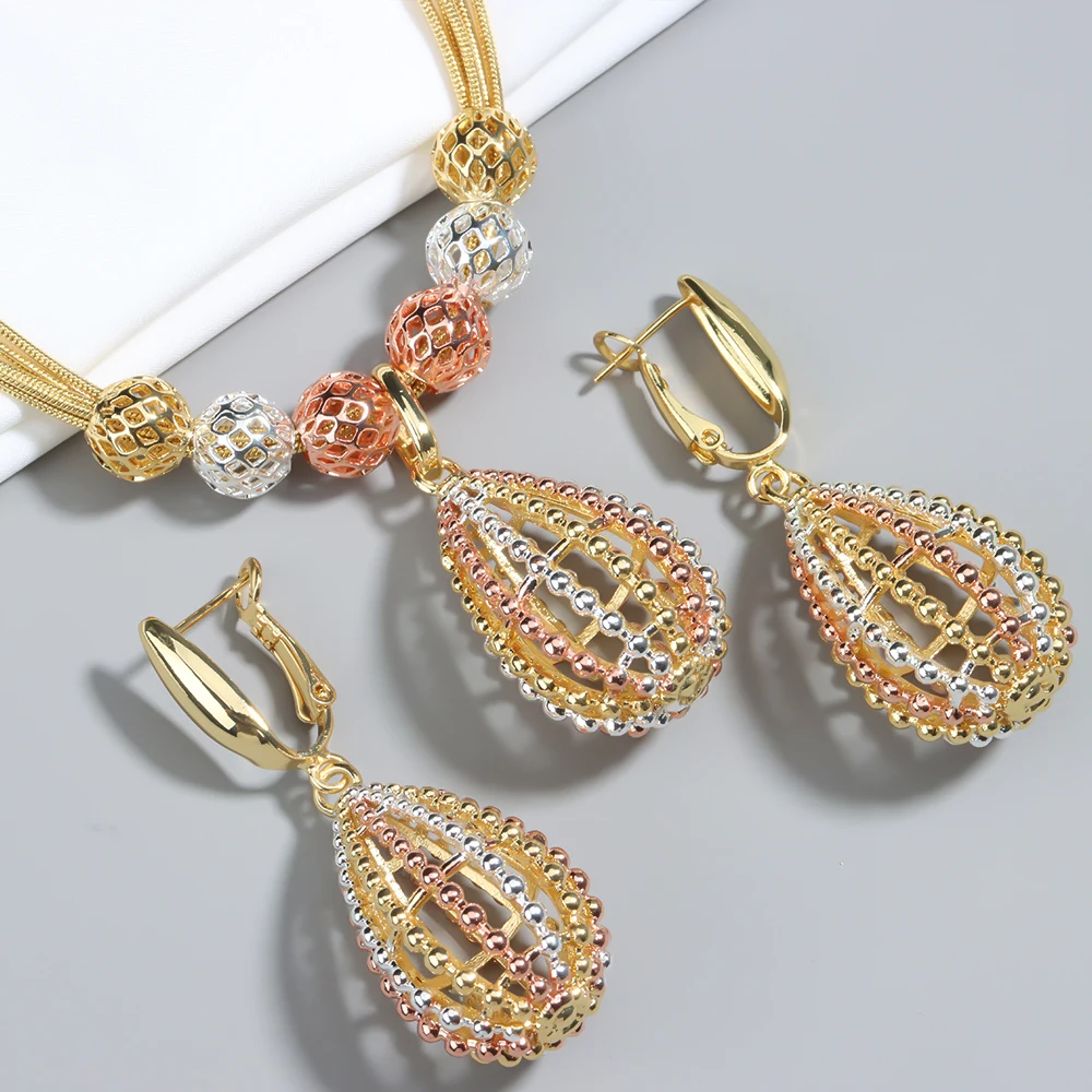 

Модные Позолоченные Ювелирные наборы для женщин, висячие серьги, бусины, ожерелье, кулон, полые Ювелирные изделия для ежедневного подарка, с...