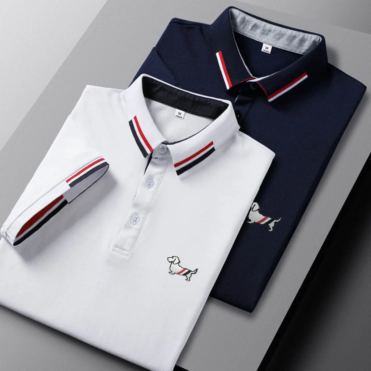 

Mens Luxury Shirt Polo Thom TB Brand Hector Mascot Logo Embroidery Polo Shirt Male Short Sleeve RWB Ribbed Polo Shirt Golf Tops